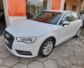 AUDI A3 SPB 1.6 TDI S-TRONIC NAVI/XENO