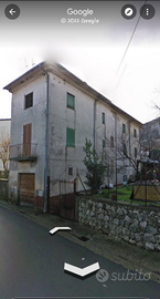 Casa indipendente con giardino