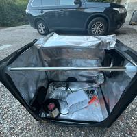 Serra grow box con lampade e siatema di estrazione