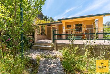 Villa immersa nel verde a Monreale