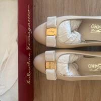 Ballerine Décolleté Salvatore Ferragamo VARA beige
