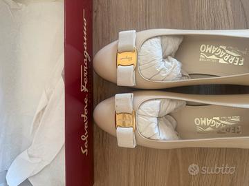 Ballerine Décolleté Salvatore Ferragamo VARA beige