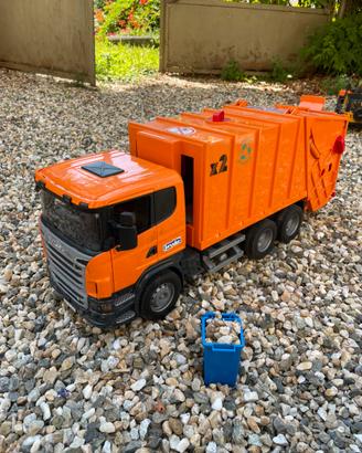 camion della spazzatura Bruder!