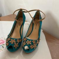 Scarpa con zeppa