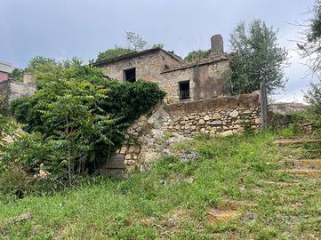 3 LOCALI A TARQUINIA