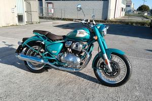 Royal Enfield Nuova Classic 650 sped in tutta ITA