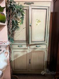 Armadio in legno  verde acqua