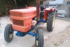 Trattore agricolo