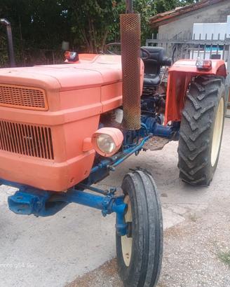 Trattore agricolo