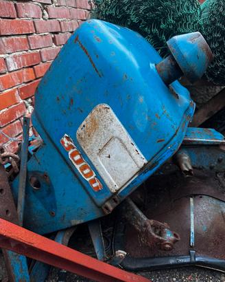 Cofano Ford 3000