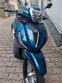 Scooter Beverly 400
