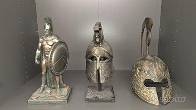 Maschere e statue originali dalla grecia