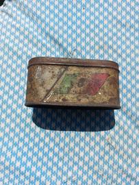 Antico portaocchiali militare del 1935