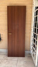 Porta completa di cornice