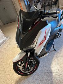 XMAX 400 
