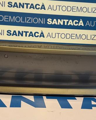 Paraurti posteriore con sensori di parcheggio bmw 