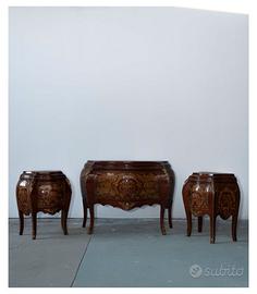 Set Comò e Comodini con Intarsi e Bronzi