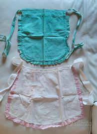 Due grembiulini fa cucina da bambina