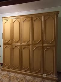 Armadio chiaro in legno