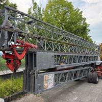 Gru automontante Benedini B824