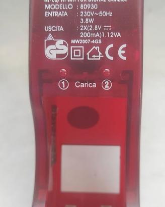 Caricatore per batterie AA