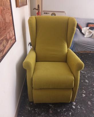 Affarepoltrona elettrica 2 motori nuova con ruote 
