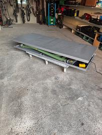 Ponte sollevatore per  moto idraulico