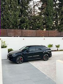 Porsche cayenne gts