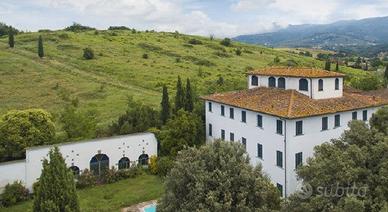 Complesso immobiliare situato nel comune di Terran