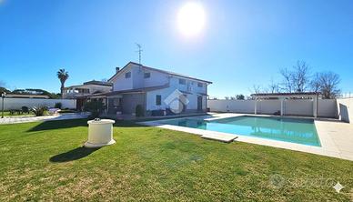 VILLA SINGOLA A LATINA