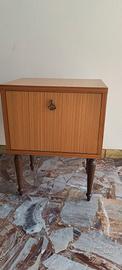 mobiletto da letto 