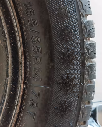 Pneumatici invernali Lassa 165/65R14 79T + cerchi 