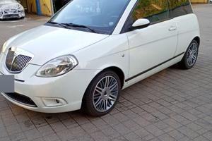 Lancia Y Momo Design 1.3 Multijet