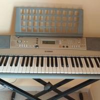 Tastiera Yamaha PSR-E303
