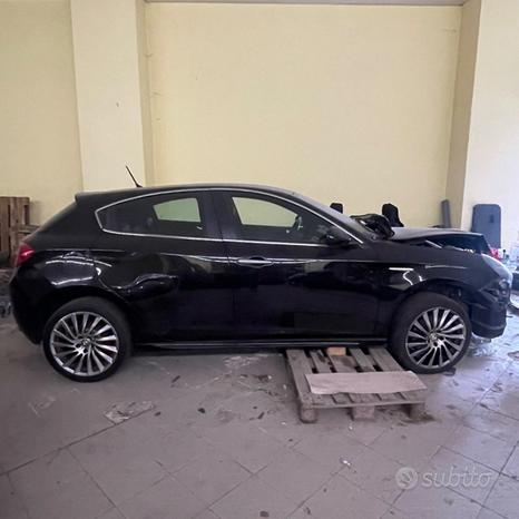 ALFA ROMEO Giulietta 2.0 JTDm-2 170 CV Distincti