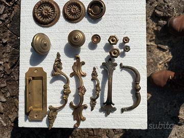 Maniglie e pomoli in ottone