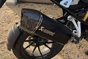 Scarico slip on akrapovic per bmw r1250gs