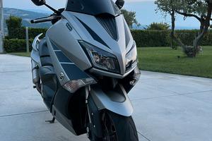 Yamaha t Max 530