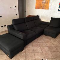 DIVANO POLTRONE E SOFA NERO CON PENISOLA E POUFFE