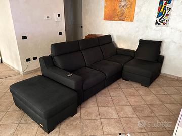 DIVANO POLTRONE E SOFA NERO CON PENISOLA E POUFFE