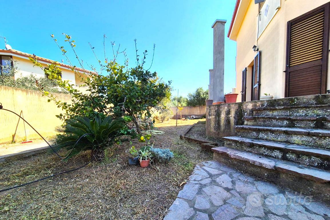 PORZIONE DI BIFAMILIARE A SANT'ANTIOCO - Vista 3