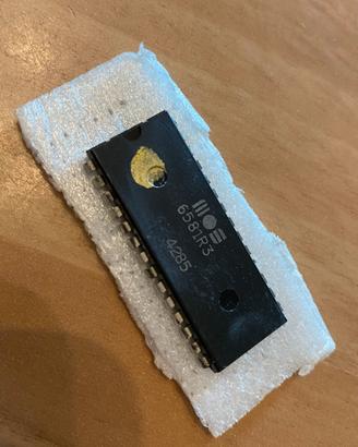 Commodore 64 MOS 6581R3 SID