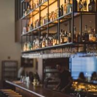 Cameriera, barista e banconista
