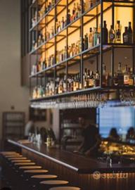 Cameriera, barista e banconista