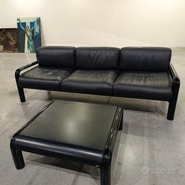 Divano Orsay di Aulenti per Knoll