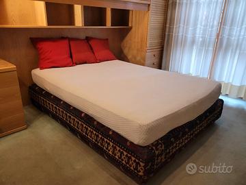 Letto una piazza e mezza in legno con materasso