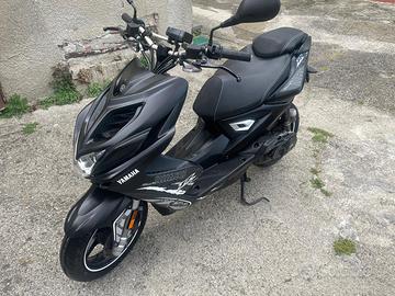 Yamaha Aerox 50 Naked Style