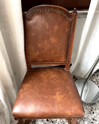 Eleganti sedie in stile classico