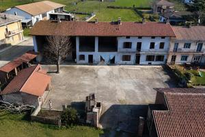 CASA SEMINDIPENDENTE A ALICE CASTELLO