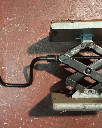 cavalletto alza moto centrale 